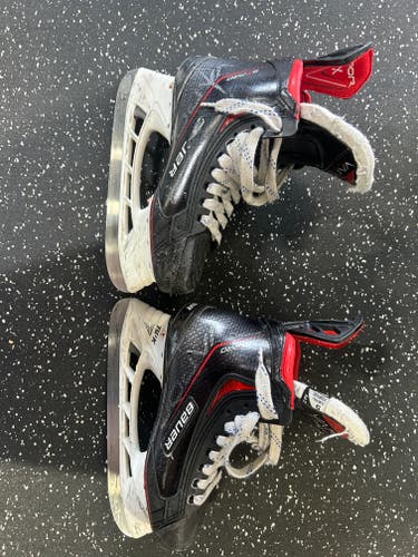 Bauer Vapor 3X Pro Hockey Skates Size 5 (Used)