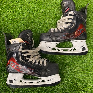 Junior CCM JetSpeed FT8 Pro Hockey Skates Size 3 (Used)