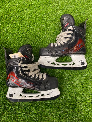 Junior CCM JetSpeed FT8 Pro Hockey Skates Size 3 (Used)