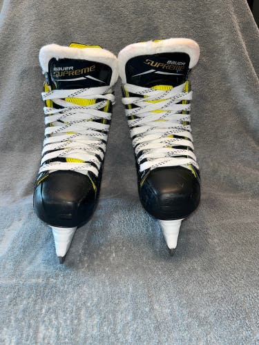 2018 Bauer Supreme S27 Hockey Skates Regular Width Size 1 (Excellent Used Condition)