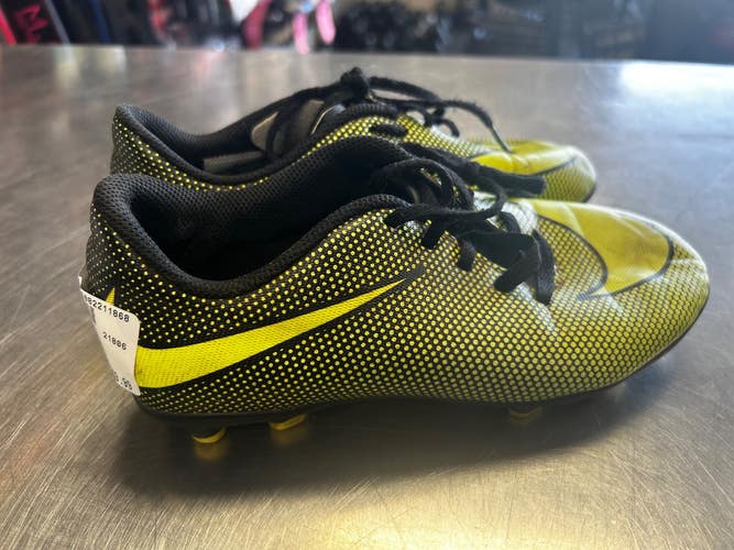 Used Nike Soccer Cleats Green Senior 5 11868-S000071605