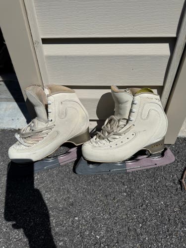 EDEA Ice Fly 245 Figure Skates (Used)