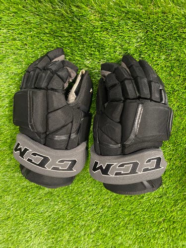 Black Senior CCM Pro Model Gloves 14" (Used)