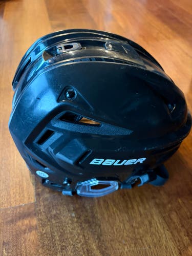 Black Medium Bauer Re-Akt 150 Helmet (Used)