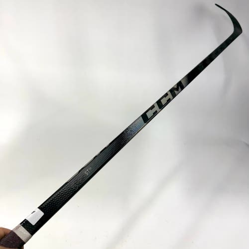 Used Right CCM Ribcor Trigger 10 Pro | 80 Flex P92 Curve Grip | A211