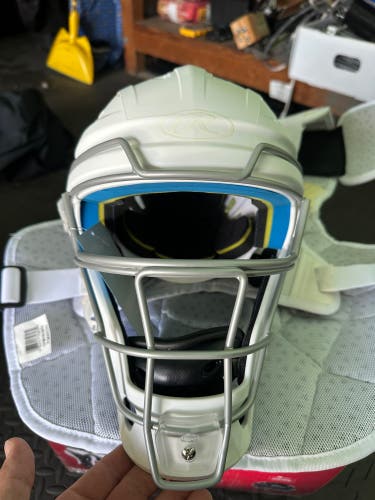 White Rawlings Mach Catcher's Set (New)
