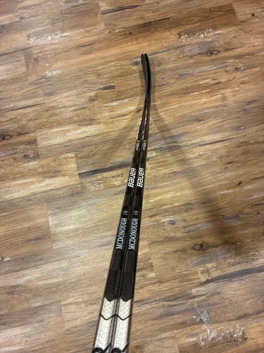 Senior Bauer Vapor Hyperlite Right Handed Hockey Stick P92 77 Flex Pro Stock (New)(tactile grip)