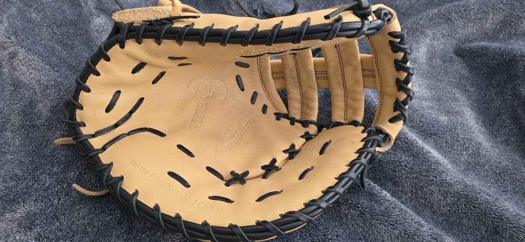Rawlings RH First Base GGE130SPCFB Baseball Glove 13" (Used)
