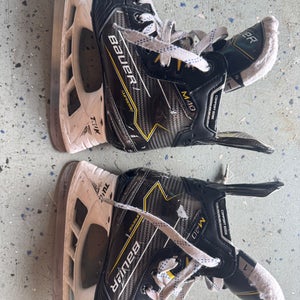 Bauer Supreme M40 Hockey Skates Regular Width Size 1 (Used)