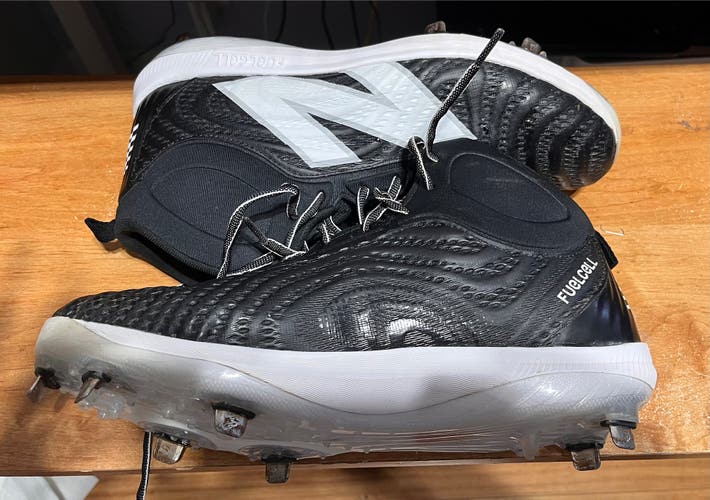 Black Men's Size M 12.0 (W 13.0) Adult New Balance Metal Cleats (Used)