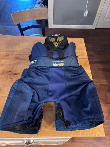 Men's Junior Medium Bauer Supreme Ultrasonic Hockey Pants (Used)