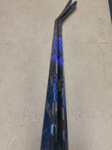 Junior CCM Ribcor Trigger 10 Pro Right Handed Hockey Stick P28+1/4 40 Flex (New) - 2 pack