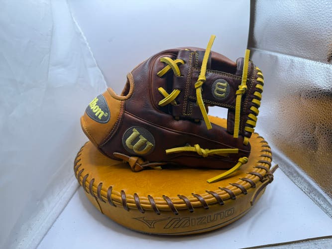 Infield RH Wilson A2000 DP15 Baseball Glove 11.5" (Used)