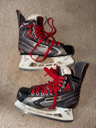 2009 Bauer Vapor X60 Hockey Skates Regular Width 7.5 (Used)