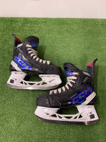 Junior CCM JetSpeed XTRA PLUS Hockey Skates Size 3.5 (Used)