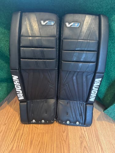 Black Junior Vaughn Velocity V9 Goalie Leg Pads (Used) | 26" +2"