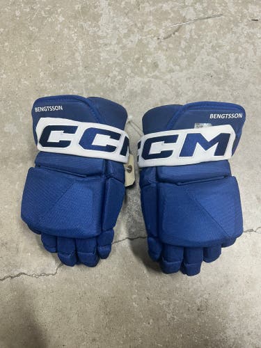 13” CCM HGPJSPP Hockey Gloves (Used) Toronto Maple Leafs Pro Stock