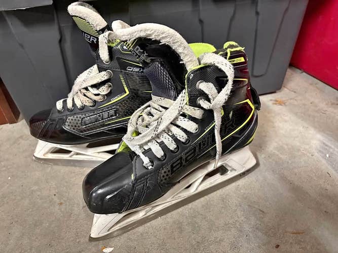 Bauer GSX Hockey Goalie Skates Regular Width Size 5 (Used)