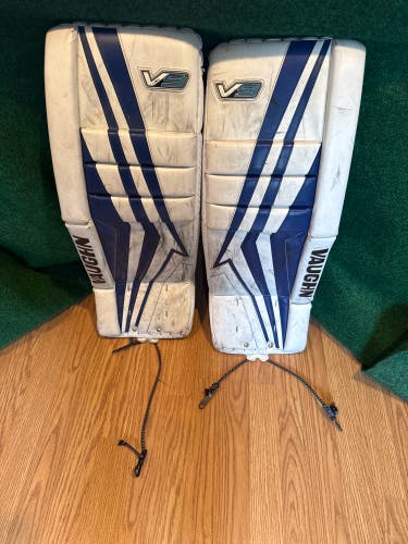 White & Blue Junior Vaughn V9 Goalie Leg Pads (Used) | 26"+2"