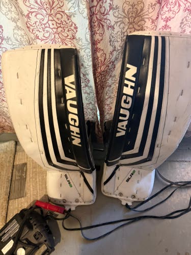 31" Vaughn Ventus SLR2 Goalie Leg Pads (Used)