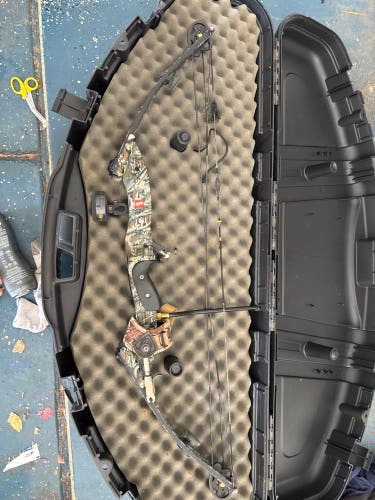 (Like New) PSE Nova archery