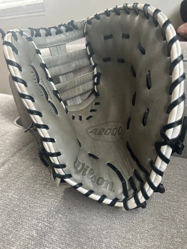 Wilson A2000 RH First Base Softball Glove 12.5" (Used)