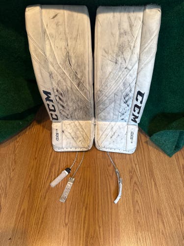 White Junior CCM Axis 1.5 Goalie Leg Pads (Used) | 26" + 1"