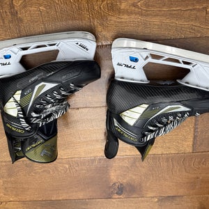 2022 True Catalyst 9 Hockey Skates Regular Width 6 (Used)