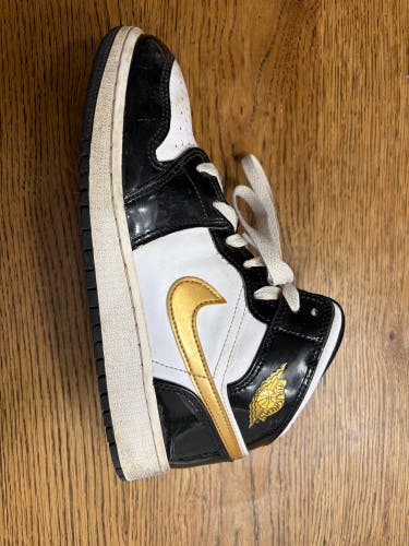 Kid's 5.5Y (Big Kids / Youth) Air Jordan Shoes (Used)