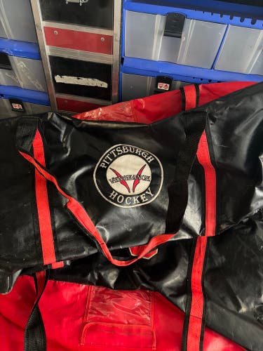 Used Pittsburgh Vengeance Hockey bag #51