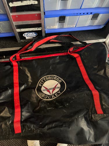 used Pittsburgh Vengeance Hockey Bag #24