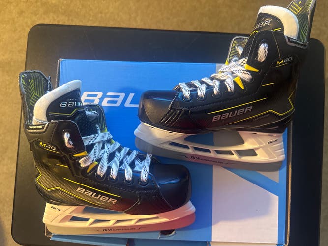 2024 Bauer Supreme M40 Hockey Skates Regular Width  Youth 13 (New)
