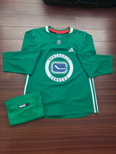 Vancouver Canucks practice uniform