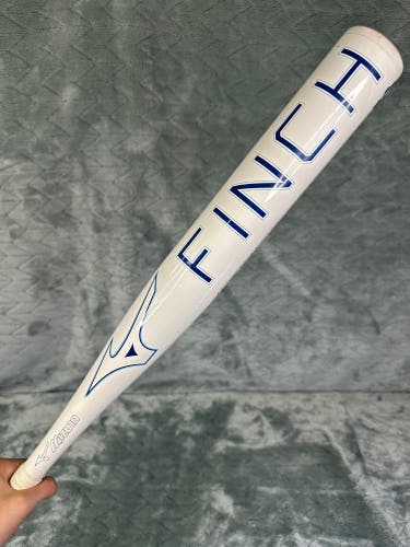 White Mizuno Finch Alloy Bat (-13) Alloy 17 oz 30" (Used)