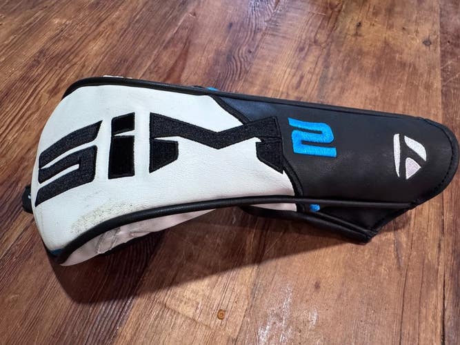 TaylorMade Sim 2 (3) Fairway Wood Head Cover Near Mint 2708
