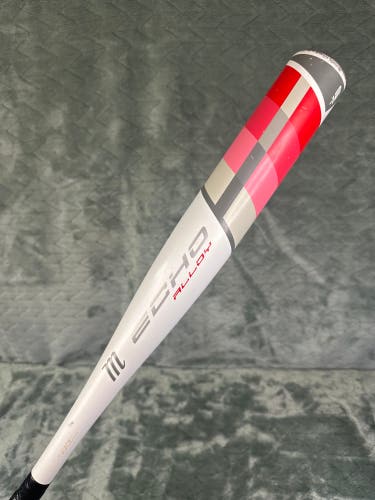 White Marucci Echo Alloy Bat (-12) 16 oz 28" (Used)