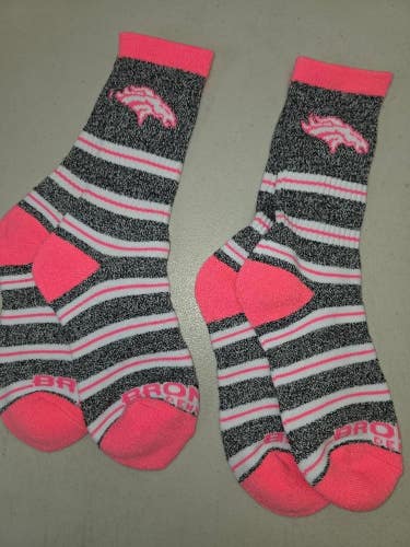 ST12 Mens NFL DENVER BRONCOS Lot of 2 Crew Socks MEDIUM 5-10 New