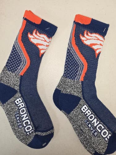 ST21 Mens NFL DENVER BRONCOS Lot of 2 Crew Socks MEDIUM 5-10 New