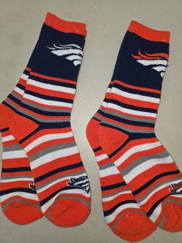 ST22 Mens NFL DENVER BRONCOS Lot of 2 Crew Socks LARGE 8-13 New