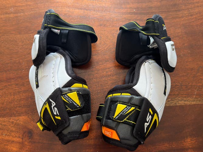 Junior Medium CCM Super Tacks AS1 Elbow Pads (Used)