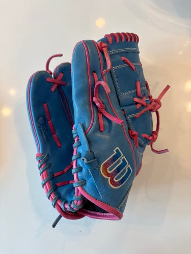 Wilson A2000 LH Pitcher's Baseball Glove 12" (Used)