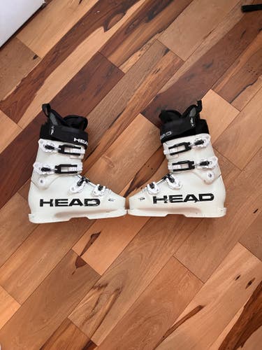 Mondo 26 & 26.5 Men's HEAD Racing Raptor WCR Ski Boots Medium Flex (Used)