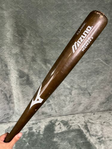 Mizuno Classic Series MZB 243 Bamboo Bat Maple 32" (Used)