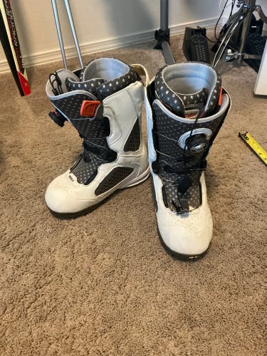Unisex Size M 8.0 (W 9.0) Thirty Two Lashed Double Boa Snowboard Boots (Used)