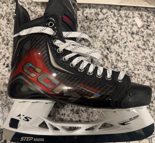 2025 CCM JetSpeed FT8 Pro Hockey Skates Regular Width 10 (Used)
