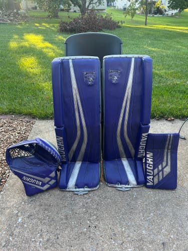 Tri-City Storm (USHL) Vaughn SLR Pro Leg Pads & VE8 Gloves Regular Goalie Full Set Pro Stock (Used)