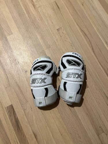 Medium Youth STX Cell V Arm Pads (Used)