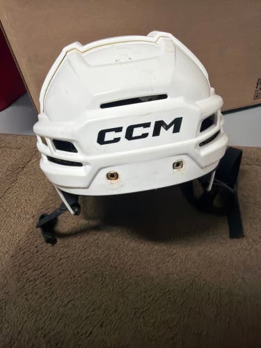 Medium CCM Tacks 720 Helmet (Used)