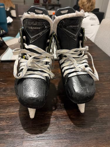 2024 Bauer Supreme M50 Pro Hockey Skates Regular Width Size 4.5 (Used)