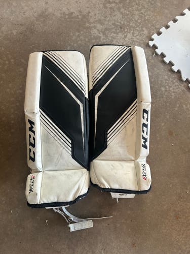 24" CCM YTFLEX 3 Goalie Leg Pads (Used)